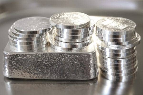 Geldanlage in echte Silbermuenzen und Silberbarren